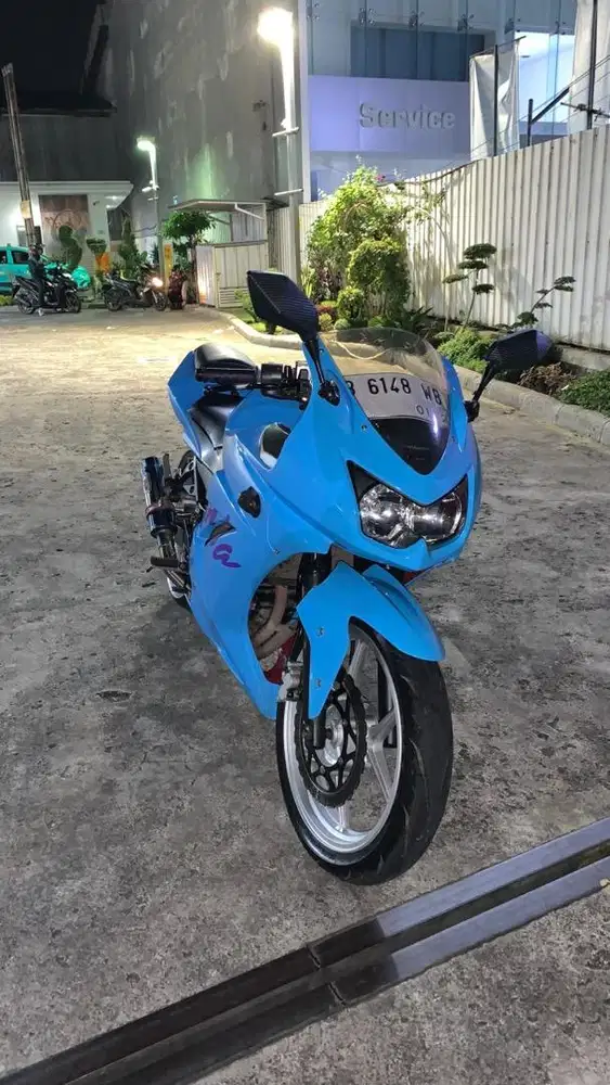 Kawasaki Ninja 250 Karbu 2010 mulus