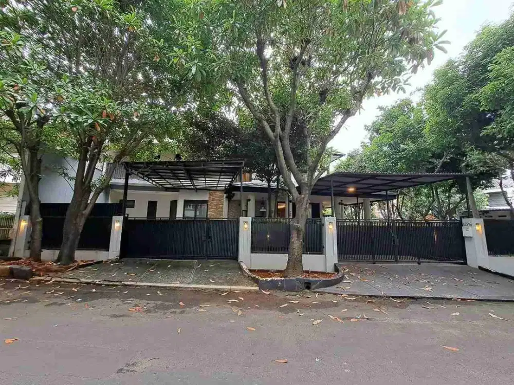 Dijual rumah Hoek dengan tema klasik kolonial modern berlokasi di komplek Ekslusive di Lebak bulus, Jaksel
