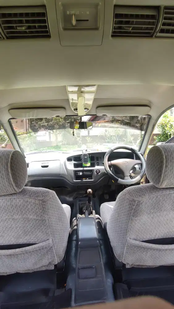 Toyota Kijang 2000 Bensin