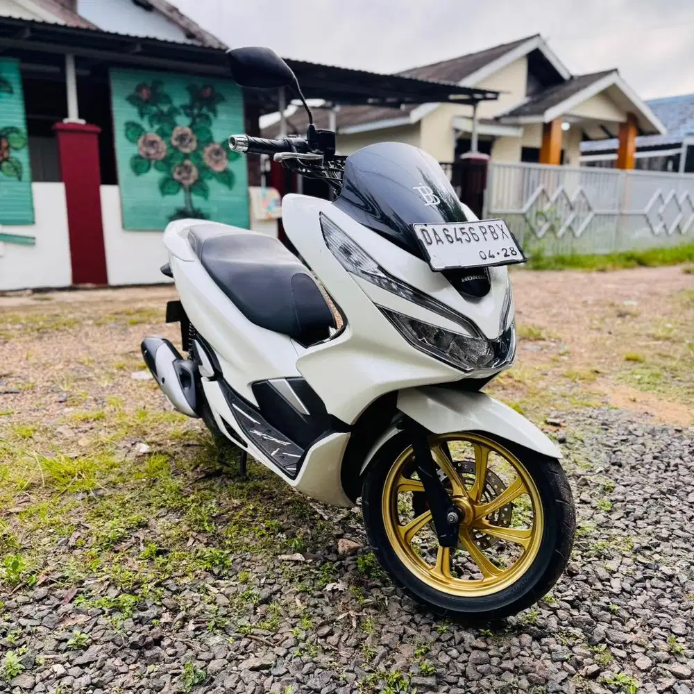 Honda PCX CBS 2018 mulus terawat jual cepaat