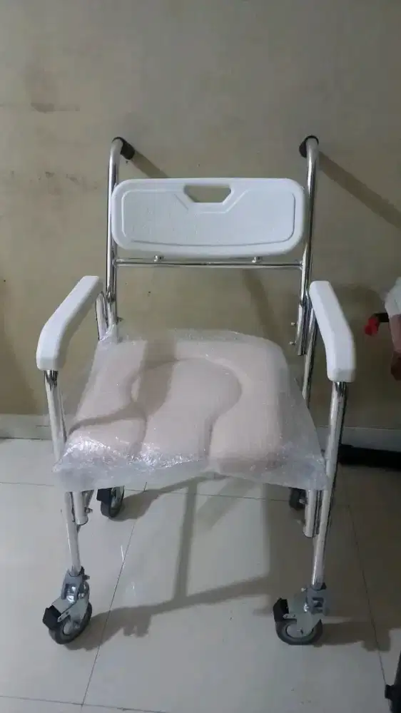 Kursi Roda Multi Toilet Portabel