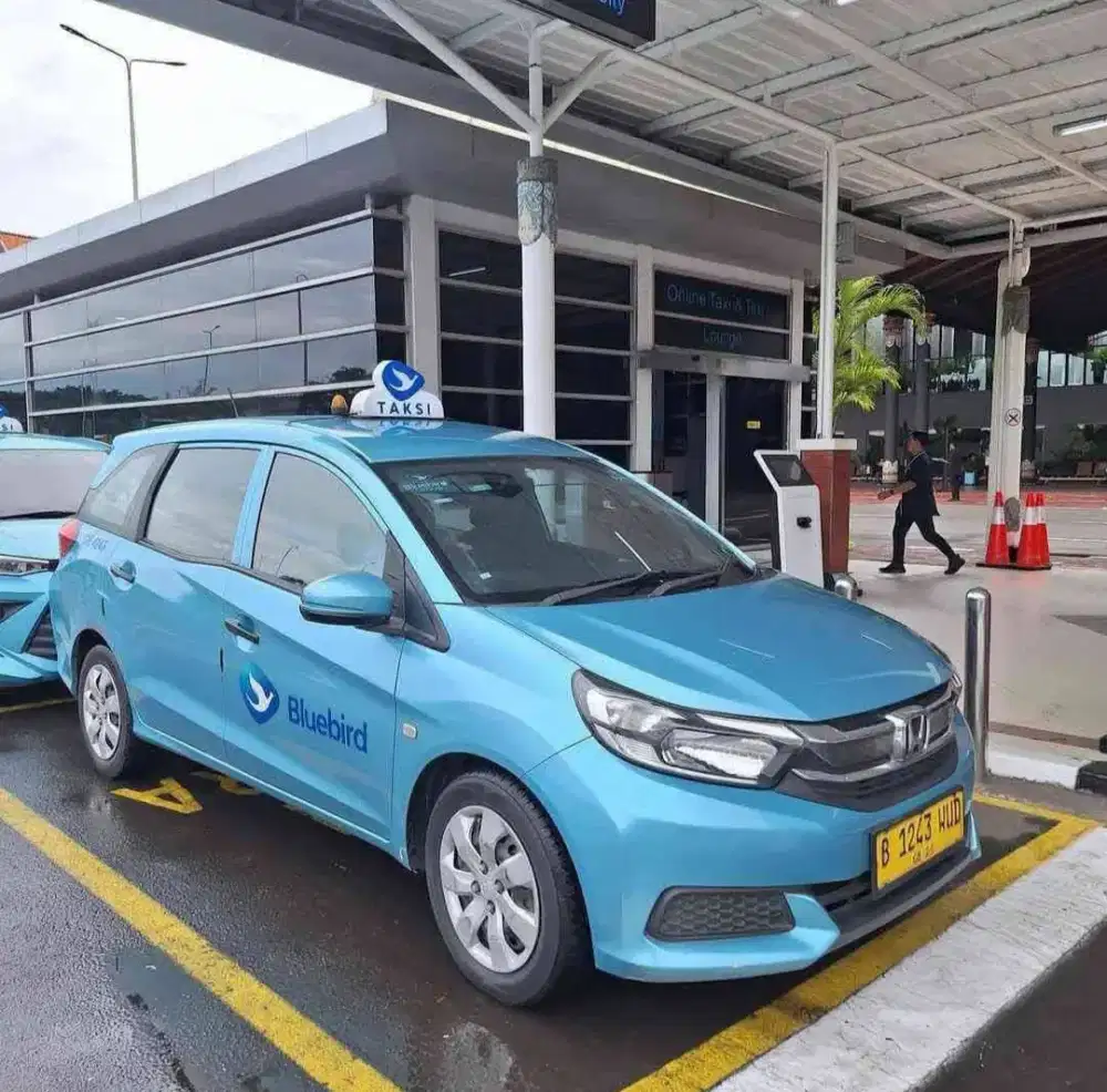 Driver supir sopir taxi bluebird