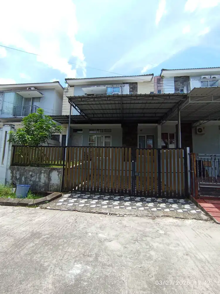 Disewakan rumah semi furnished di Balikpapan Regency Castarica balik