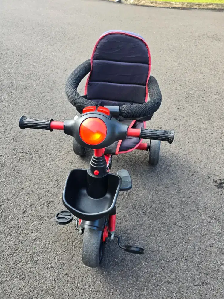 Sepeda anak roda tiga