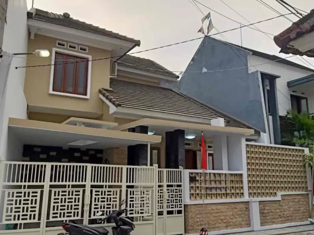 Rumah 2 lantai lokasi di Area Kampus Sigura Gura Malang