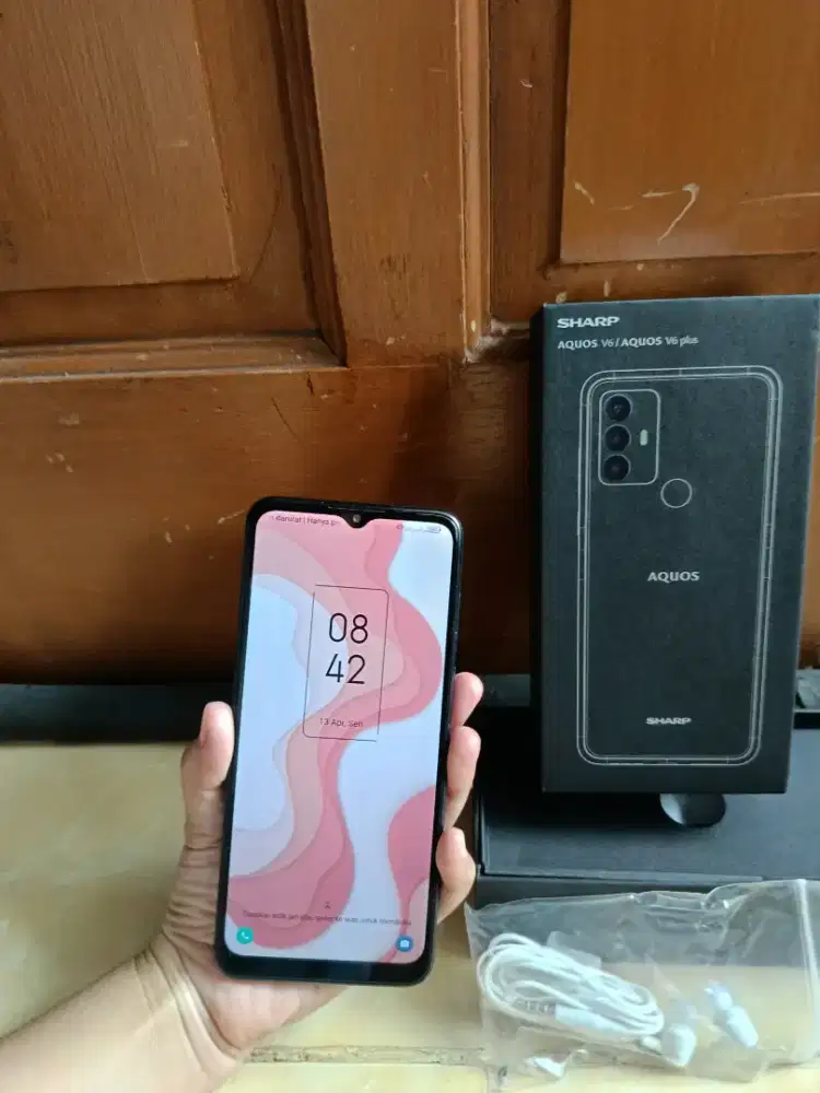 Handphone sharp aquos V6 PLUS BEKAS BAIK