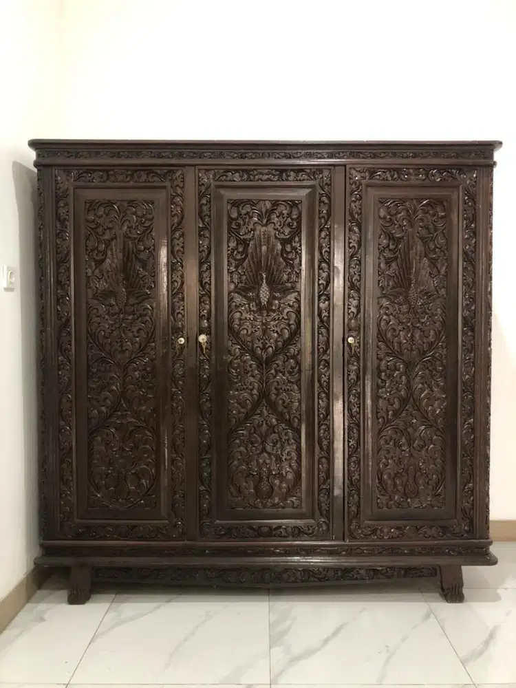 Lemari Jati Ukir 1976