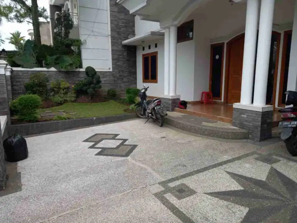 Rumah Mewah Komplek Mekarwangi Kota Bandung Siap Huni