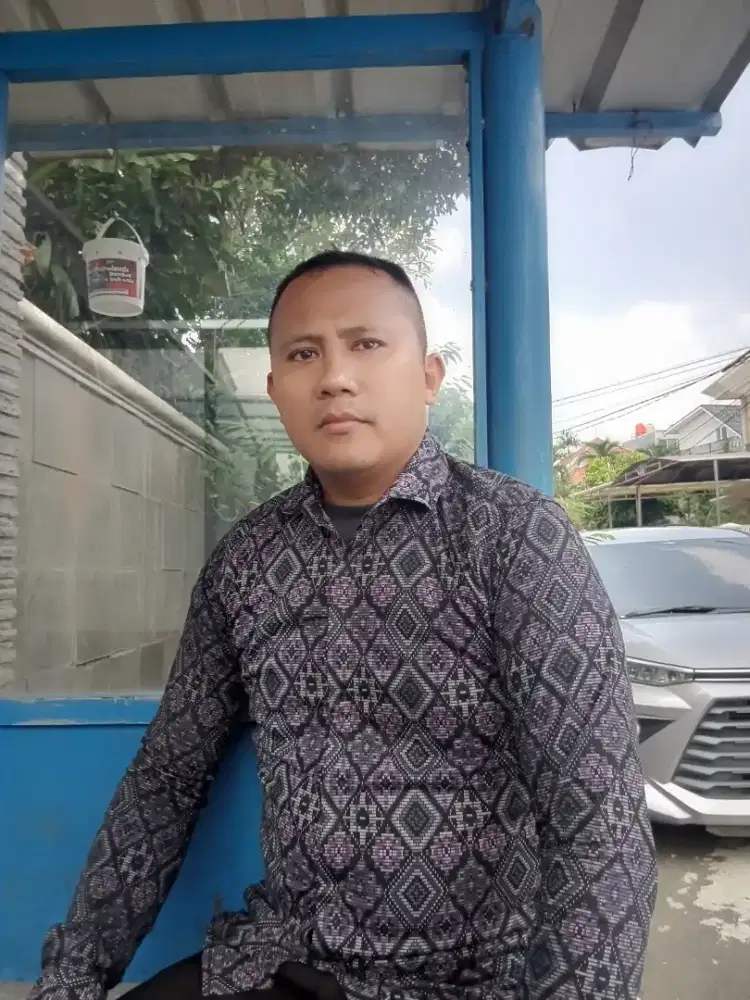 Cari kerja sebagai driver pribadi.