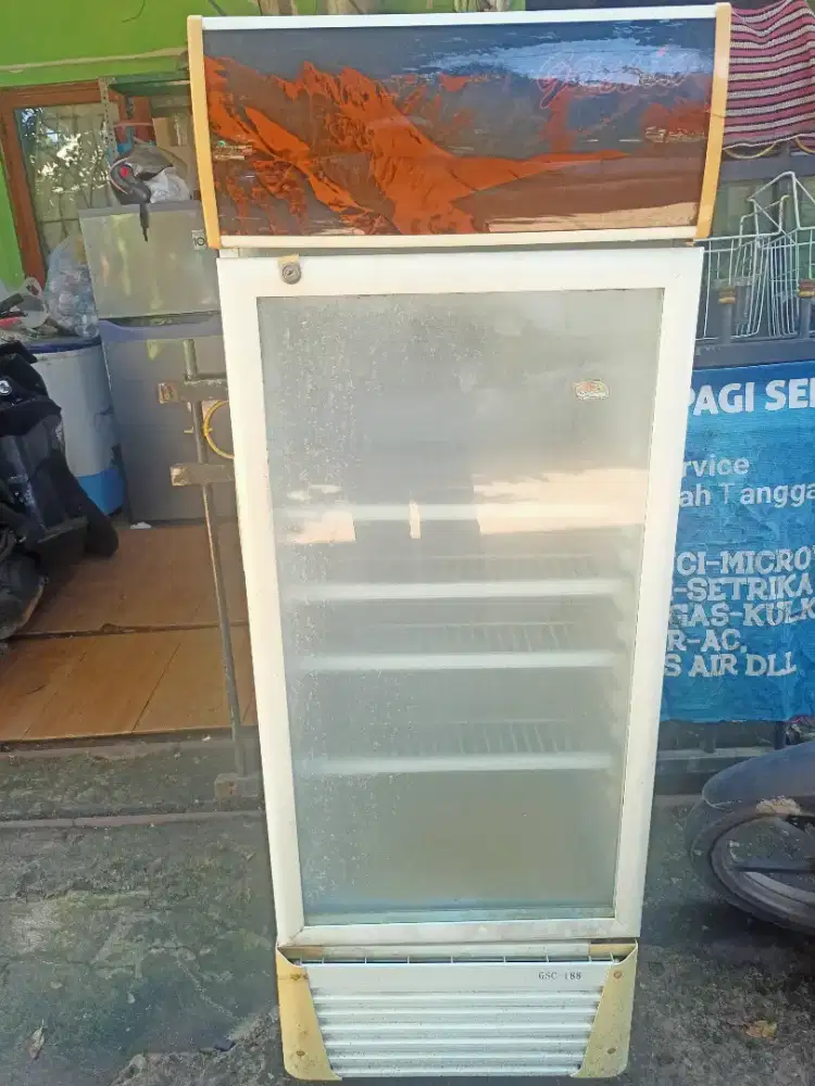 Showcase minuman 4 Rak sawangan pasir putih