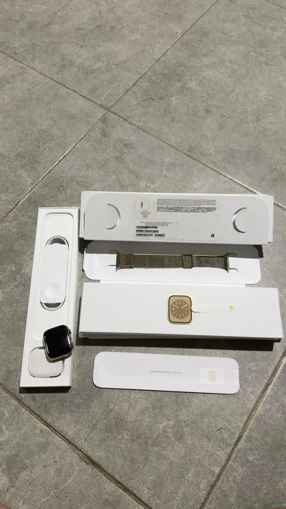 Apple Watch 8 Gold 45mm stainless Steel Celuler Mulus Lengkap