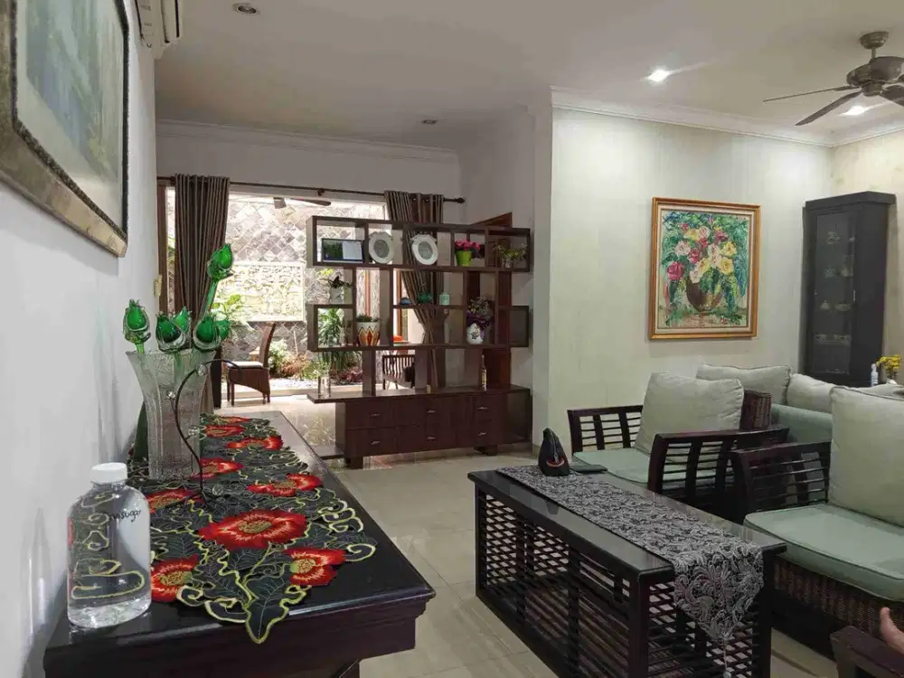 Disewakan rumah full furnished di cilandak ( belakang citos) , kawasan mudah akses dekat perkantoran, bebas banjir, selangkah ke pintu tol cipete