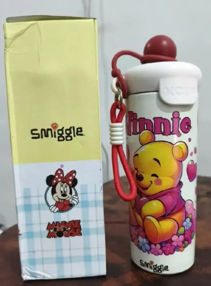 D jual Tumbler smiggle pooh masih baru