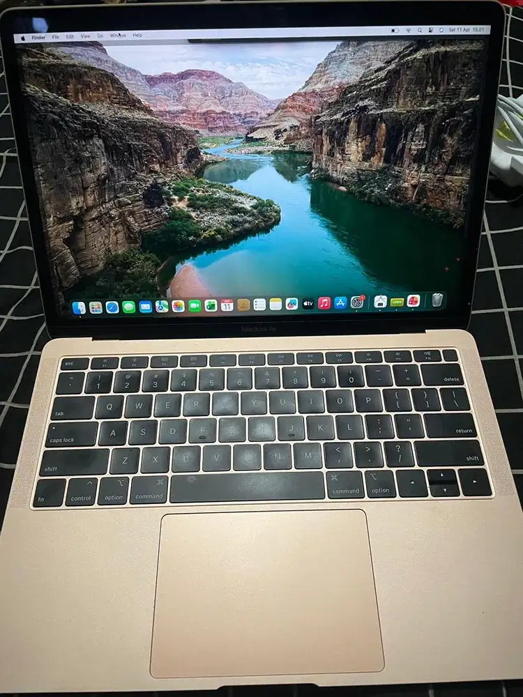 Macbook Air 2019 Gold Retina 13inc 16/1TB Resmi Ibox