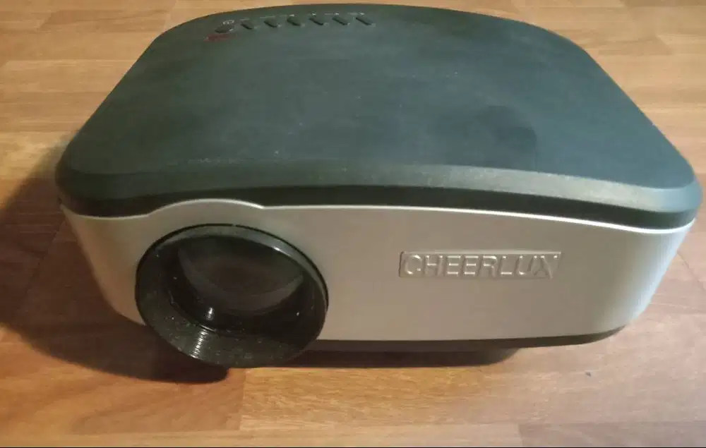 Cheerlux C6 Projector Normal dan Terang