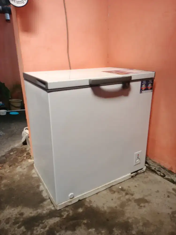 FREEZER CHANGHONG 220 LITER