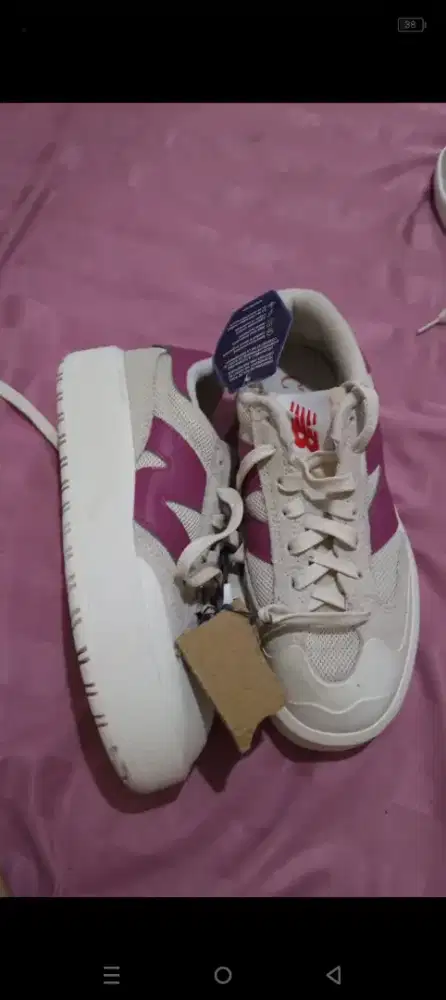 Newbalance 37.  Dan 38