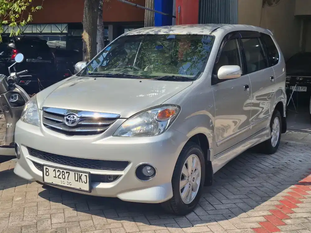 Toyota Avanza S Manual 2010 Bensin Silver Metalik