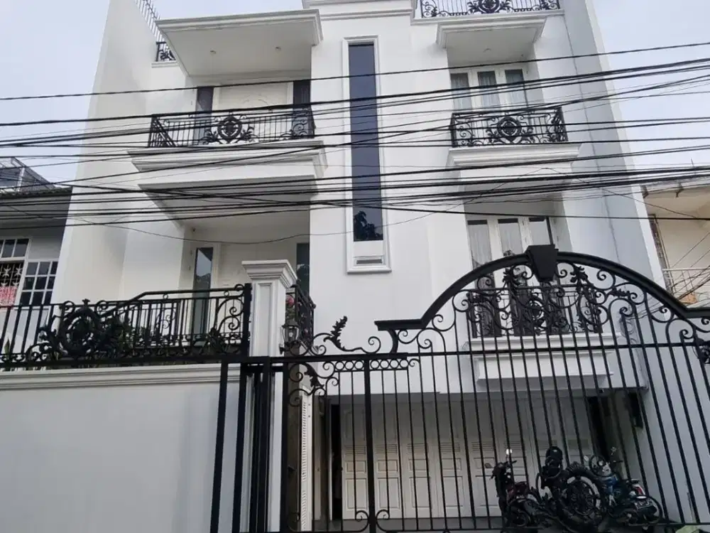 Disewa Rumah Mewah Dengan pool Di Kelapa Gading