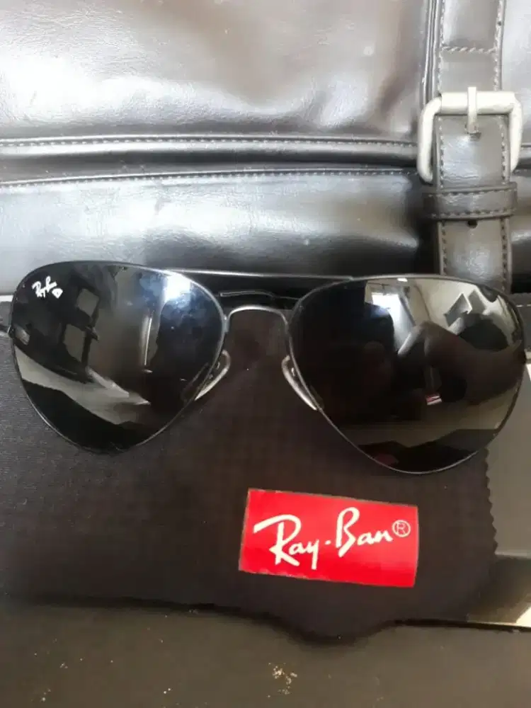 Kaca mata Ray Ban hitam