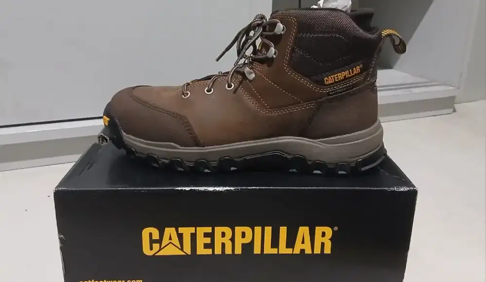 Sepatu safety CAT