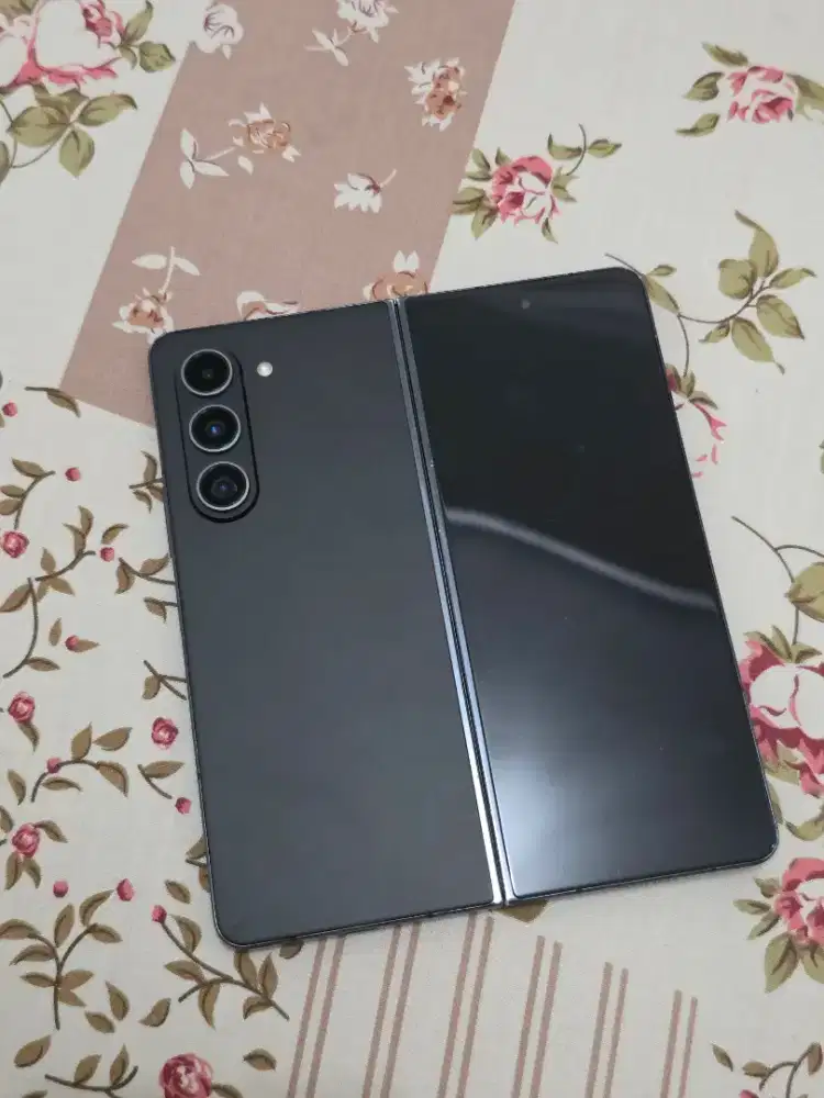 Samsung Z Fold 5 (1TB = 1000GB) Fullset Original