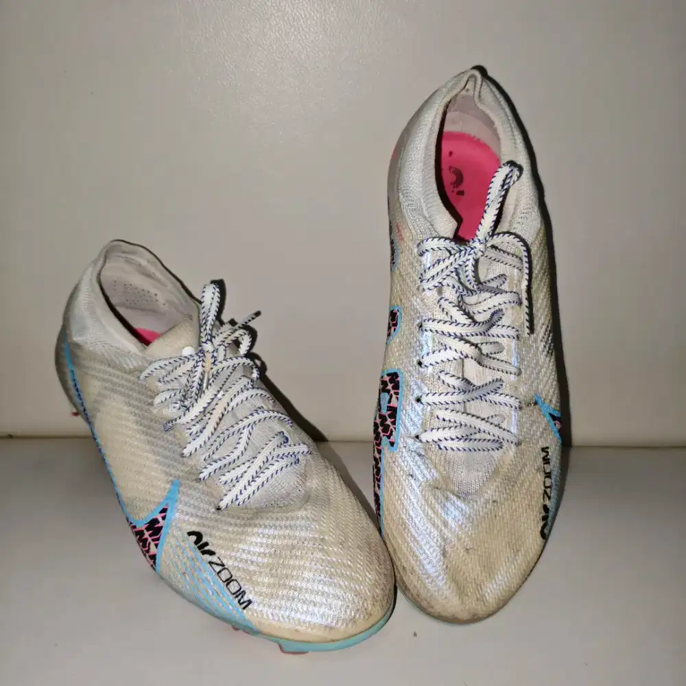 Sepatu Bola Nike Zoom Mercurial Vapor 15 Pro FG 'Blast
Pack'