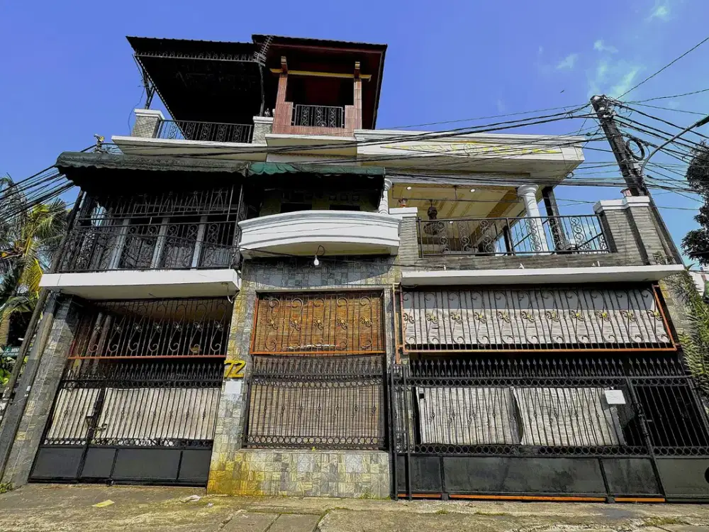 Rumah Taman Mini Bagus Terawat Jual Cepat 3 Lantai LT/LB 209/330, Hanya 2,8M Turun dari 3,9 > 3,5 > 3,2 > 2,9