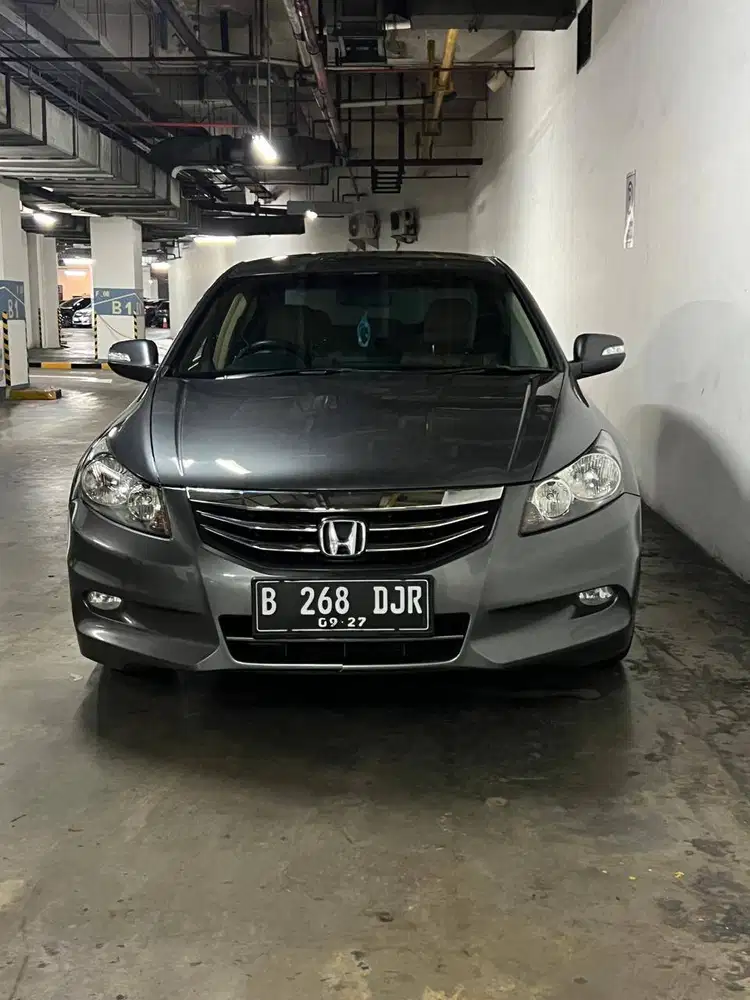 honda accored. 2012 (39k\km)