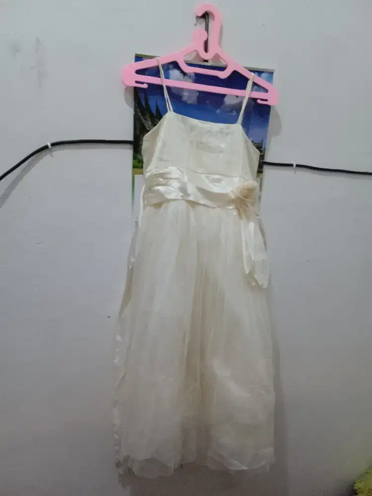 Baju pesta anak
