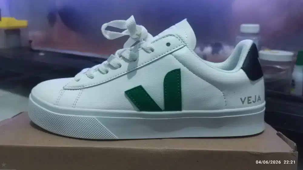 VEJA Campo - White Emeraude