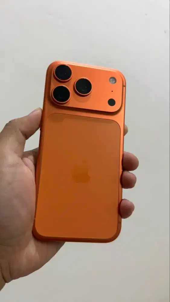 iPhone 17 pro 256Gb iBox garansi on, like new!