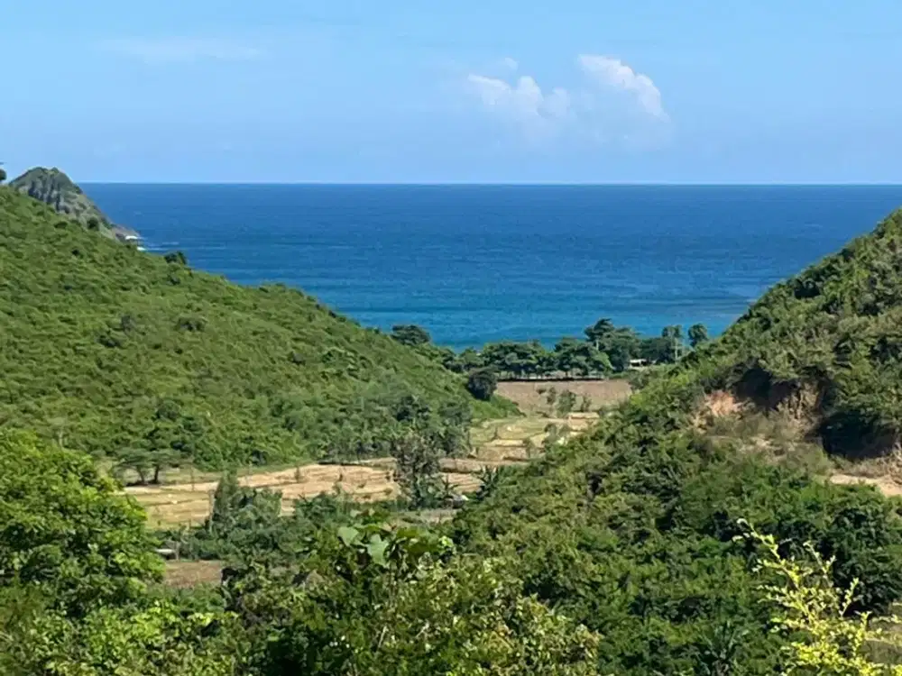 Tanah view laut di Mawun dekat Kuta Mandalika