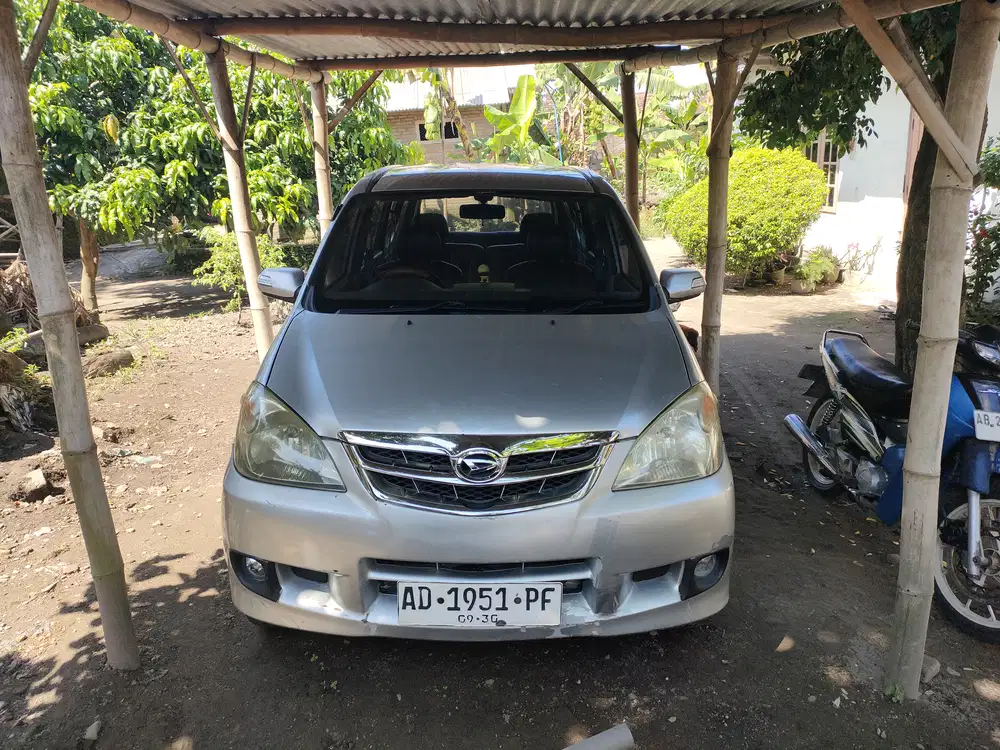 Daihatsu Xenia 2010 Bensin