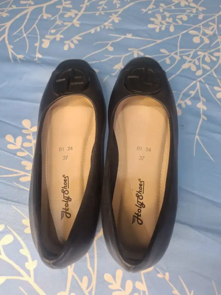 Flatshoes kerja wanita