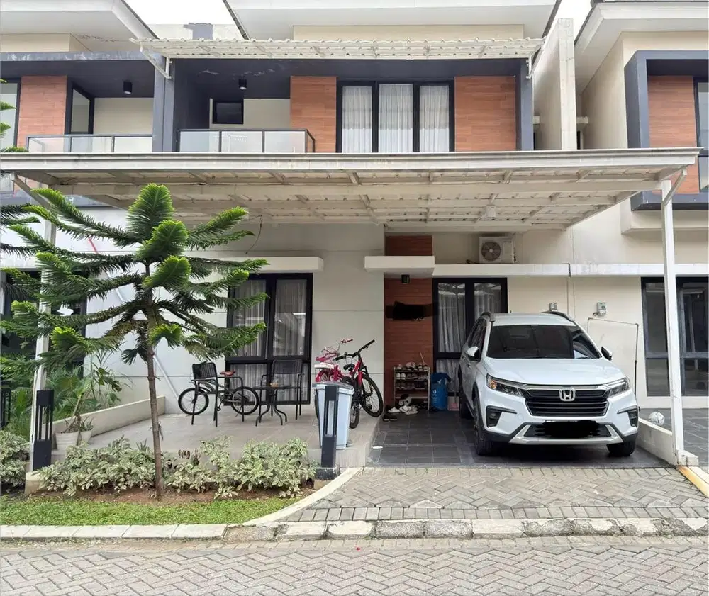 Disewakan Rumah 2 Lantai Semi Furnish 2 Lantai di OC