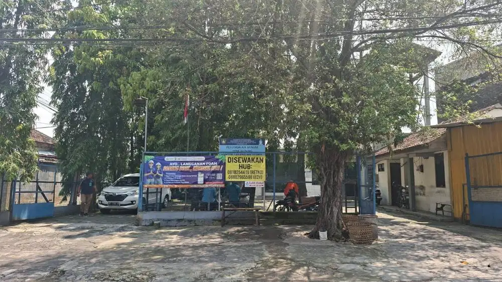 Disewakan Bangunan Komersial Strategis di Pinggir Jalan Letjen Sutoyo