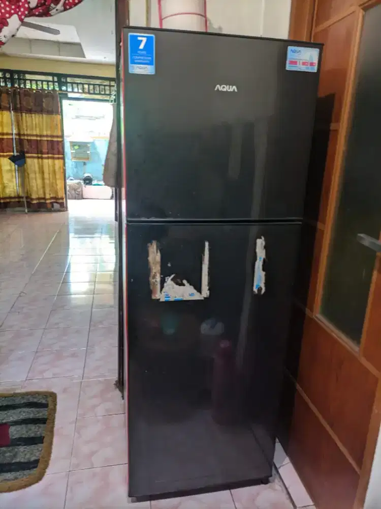 Kulkas Aqua 2 Pintu kapasitas 170lt