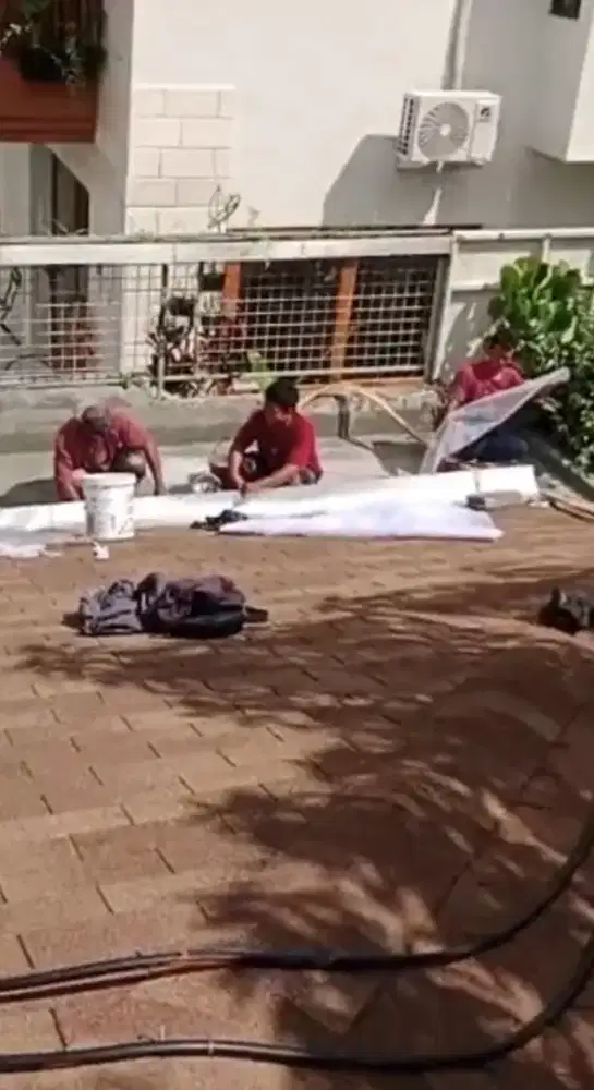 Tukang atap bocor dan renovasi rumah.