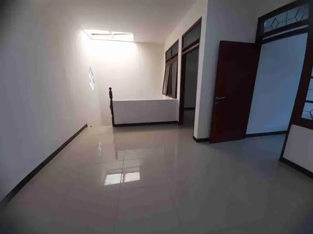dijual rumah di tki 2
