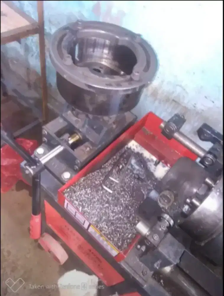 Mekanik & operator mesin bubut senay