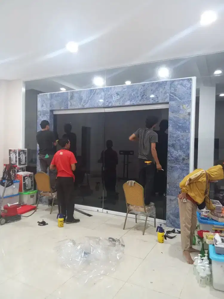 Jasa pemasangan sticker kaca film