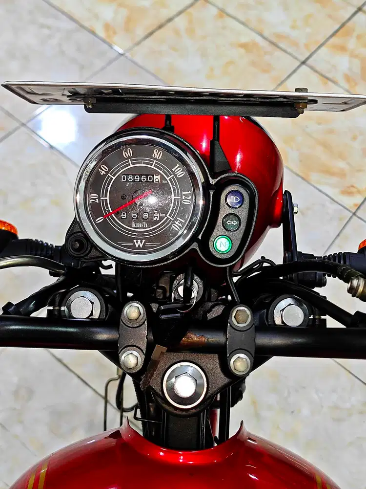 W175 SE Retro clasic super glowing .Anugerah motor rungkut