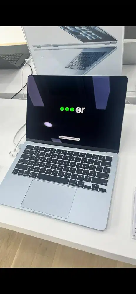 Macbook M4 13 inch 16/256 Garansi Blibli/GDN