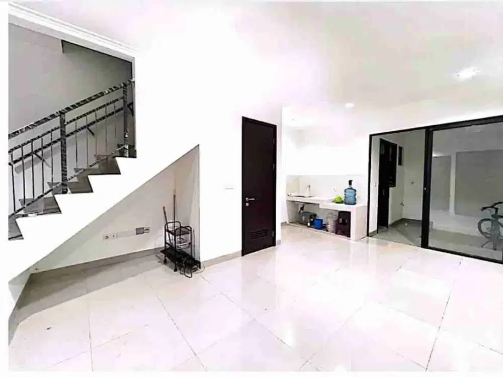 Disewa murah rumah PIK millenial 4,5x15 2+1BR kosongan