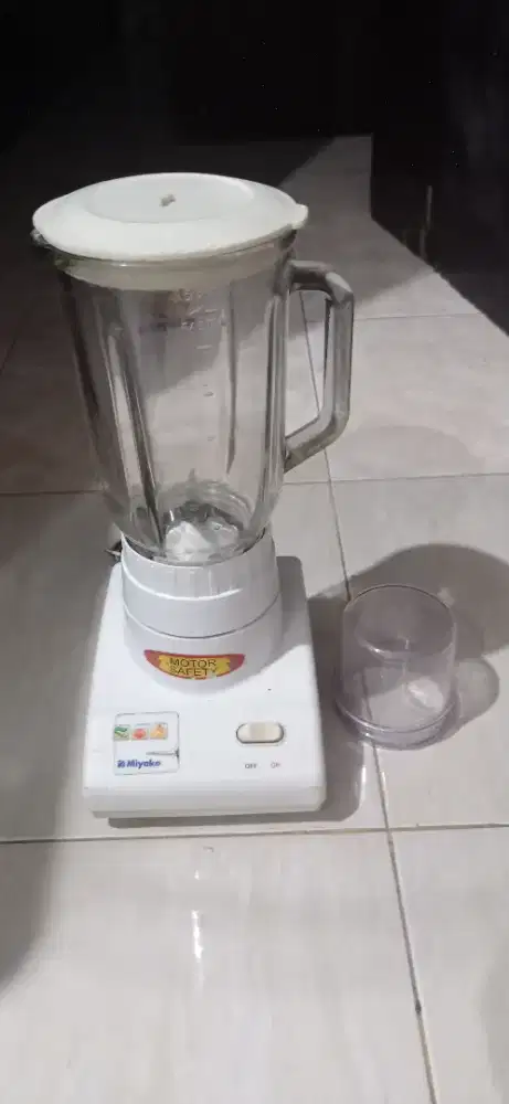 Blender miyako gelas kaca