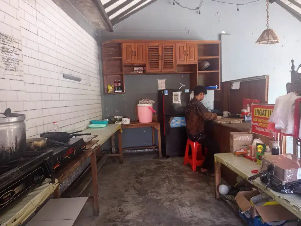 Dibutuhkan karyawan/ti Resto