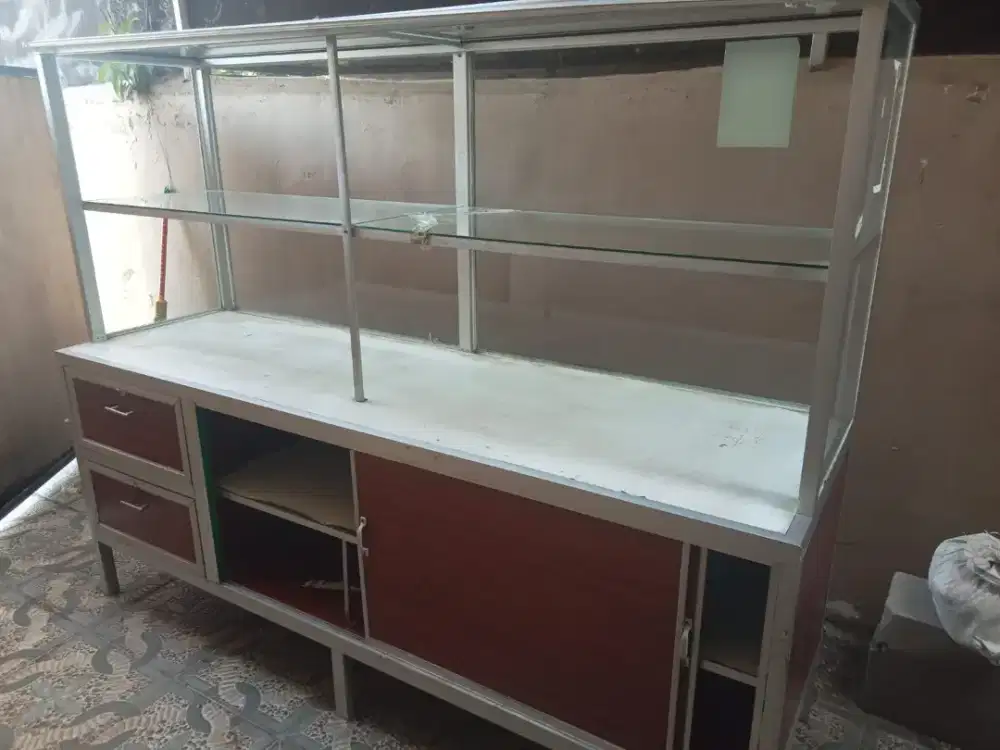 Etalase untuk warung makan