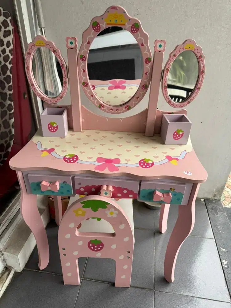 Preloved Meja Rias Anak Kualitas Bagus