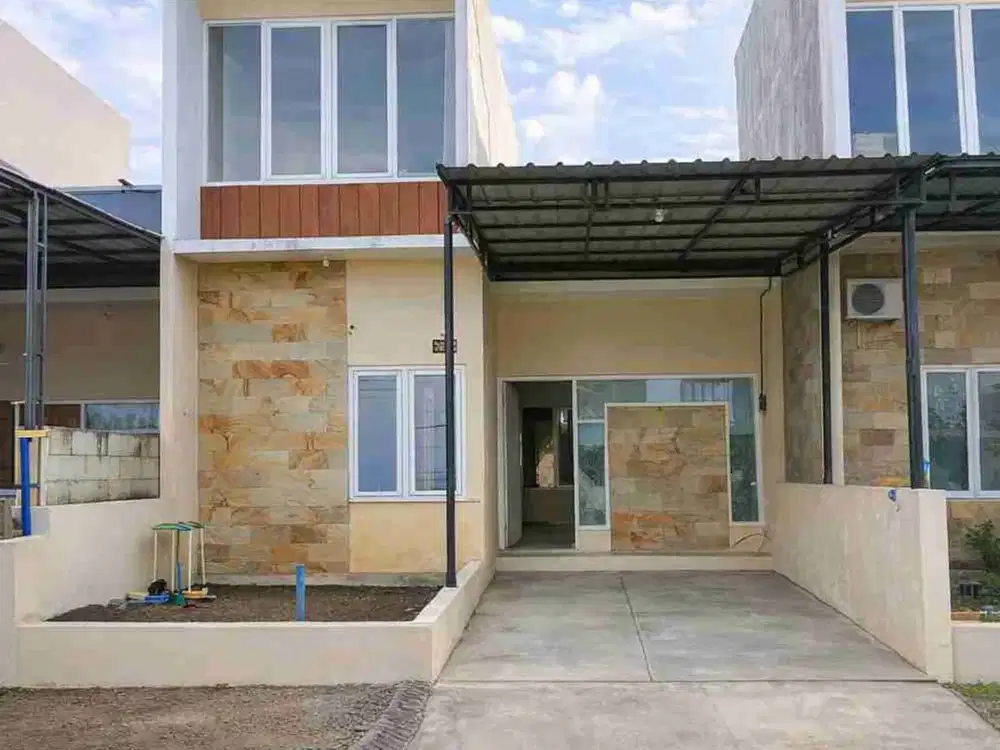 Rumah 2 lantai SHM Murah